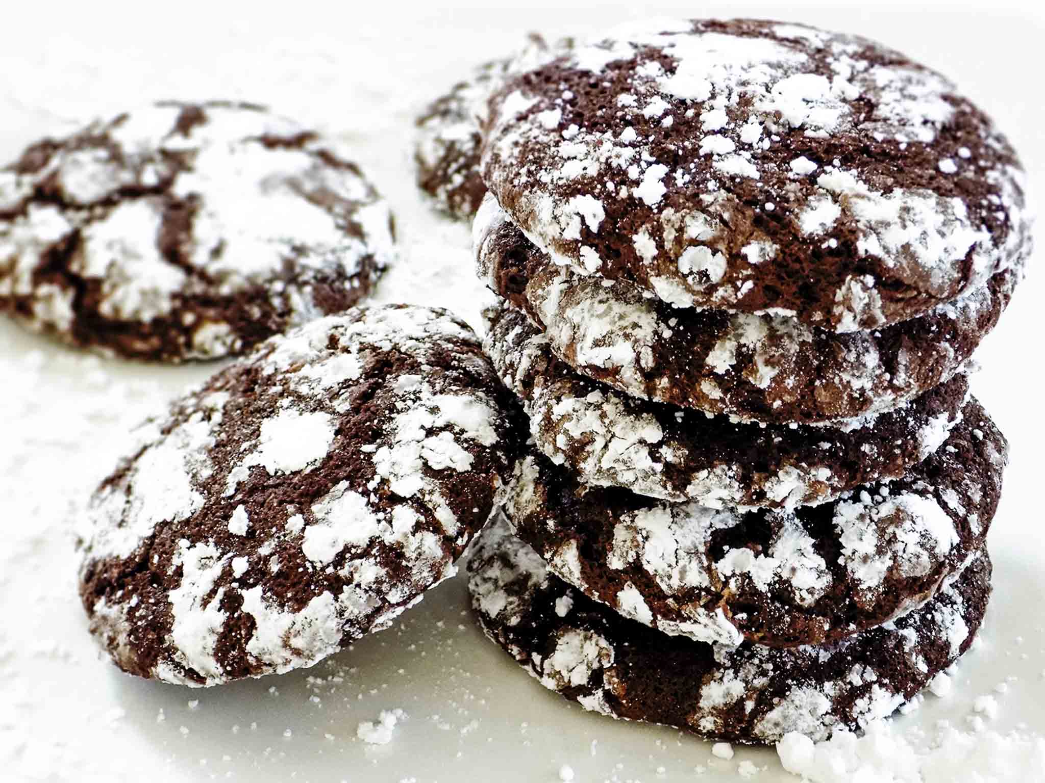 chocolate crinkle cookies with butter