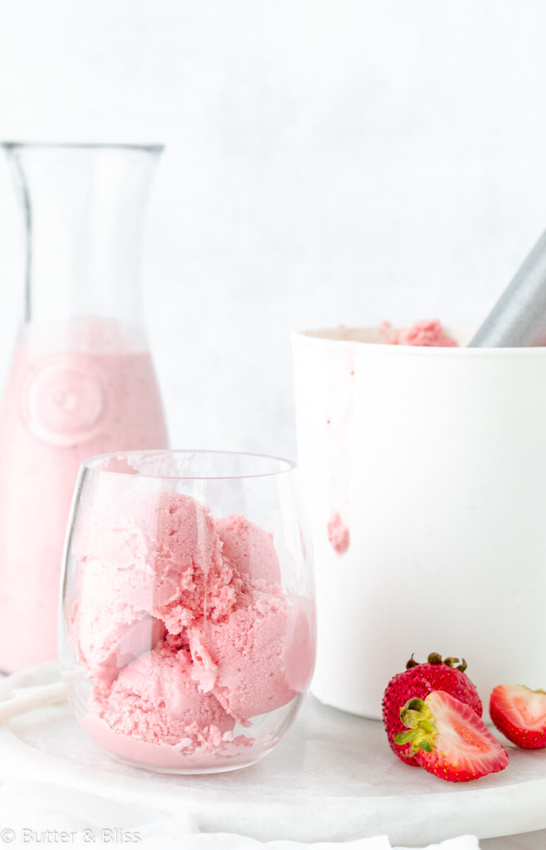 Ingredients for strawberry ice cream floats