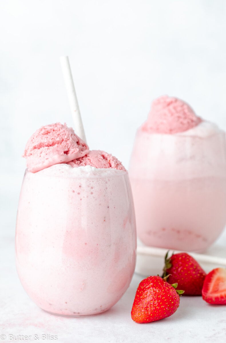 Creamy strawberry ice cream floats