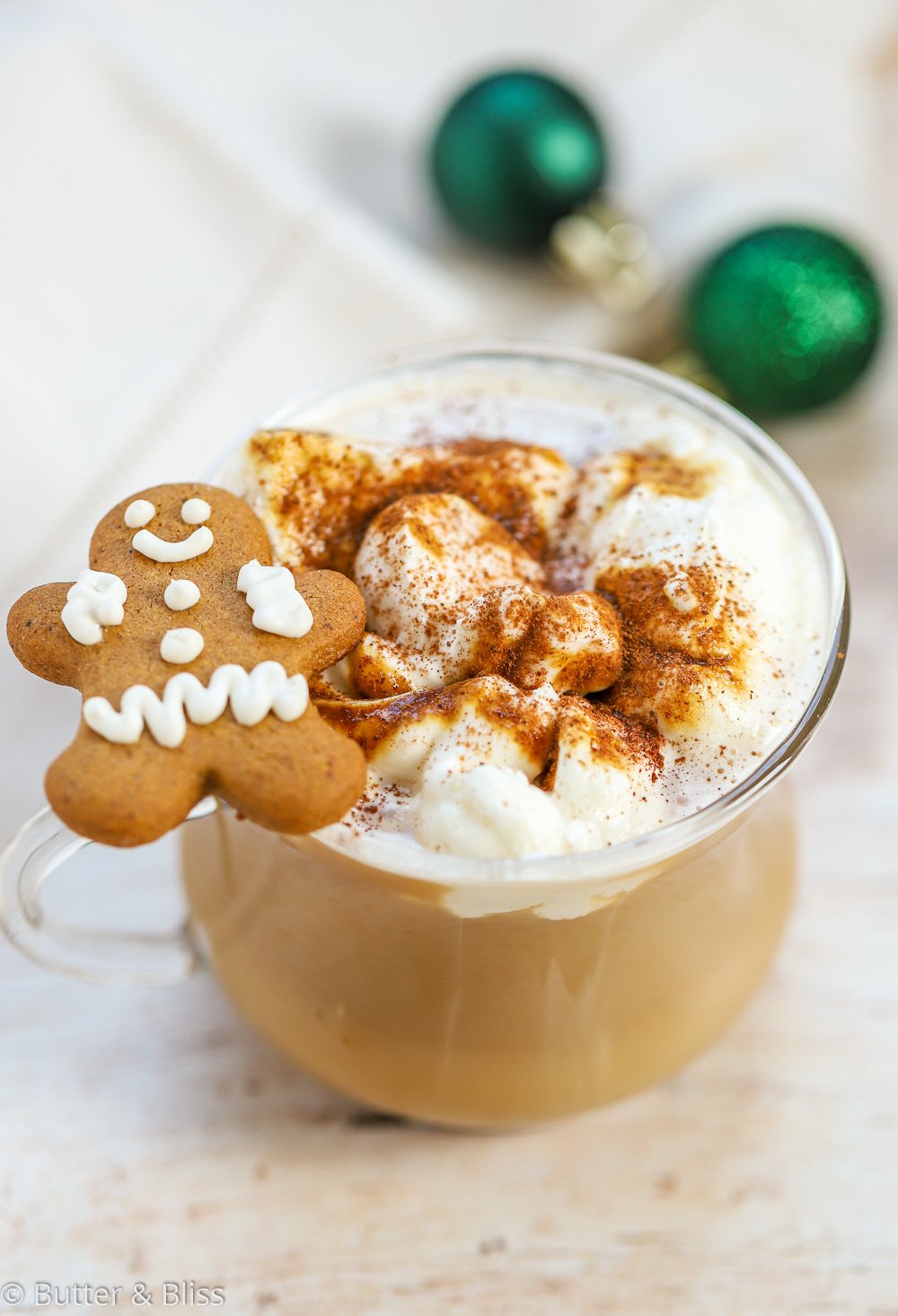Gingerbread latte with gingerbread cookie