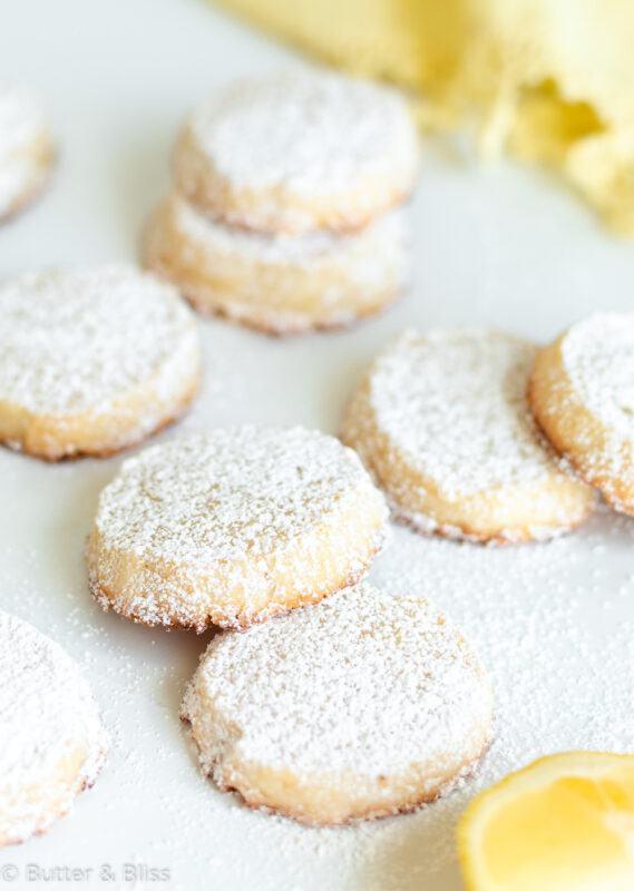 Lemon shortbread cookies with powdered sugar