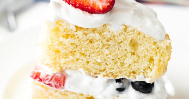 Mini Vanilla and Berry Layer Cake