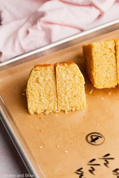 Small vanilla cake recipe testing.